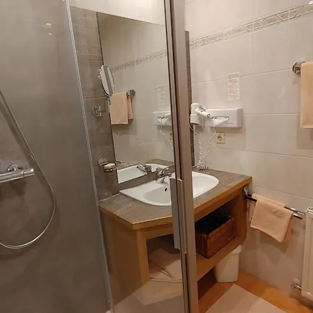 Haus Enzian St. Leonhard im Pitztal