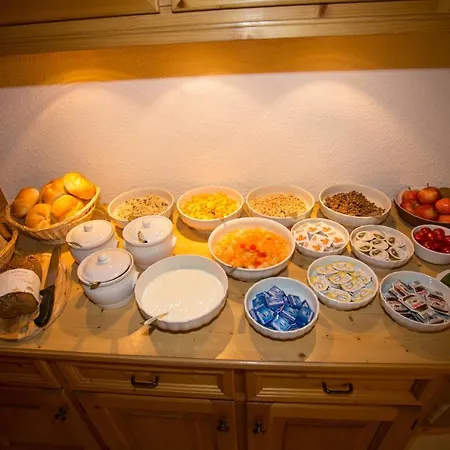 Haus Enzian St. Leonhard im Pitztal