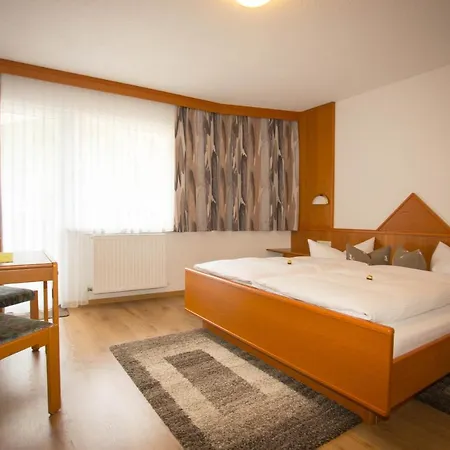 Haus Enzian Affittacamere 3*