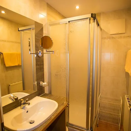 هاوس إنزيان سانكت ليونارد إم بيتزتال